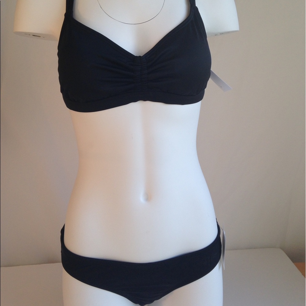 Flattering black bikini set